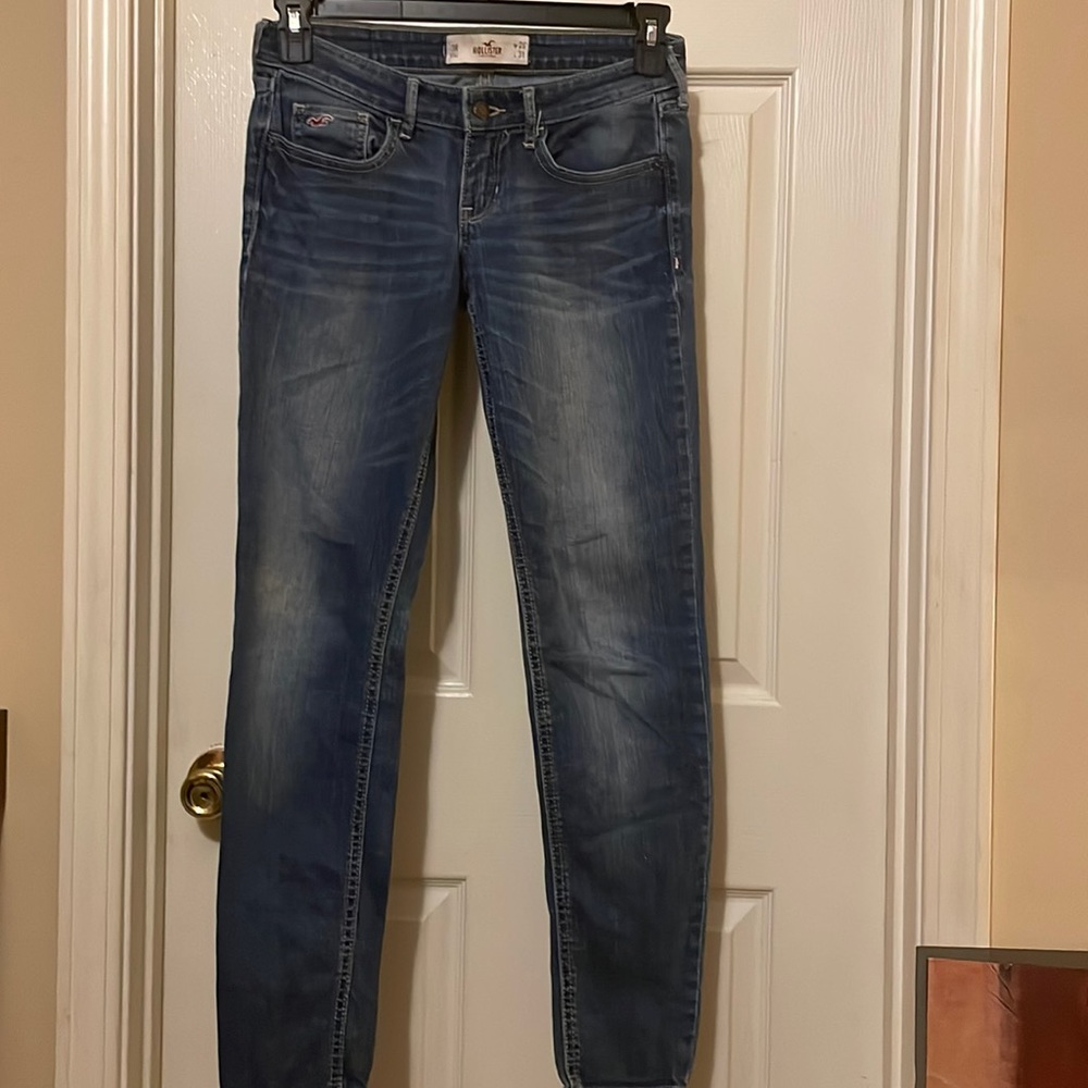 Hollister light washed super skinny size 3R